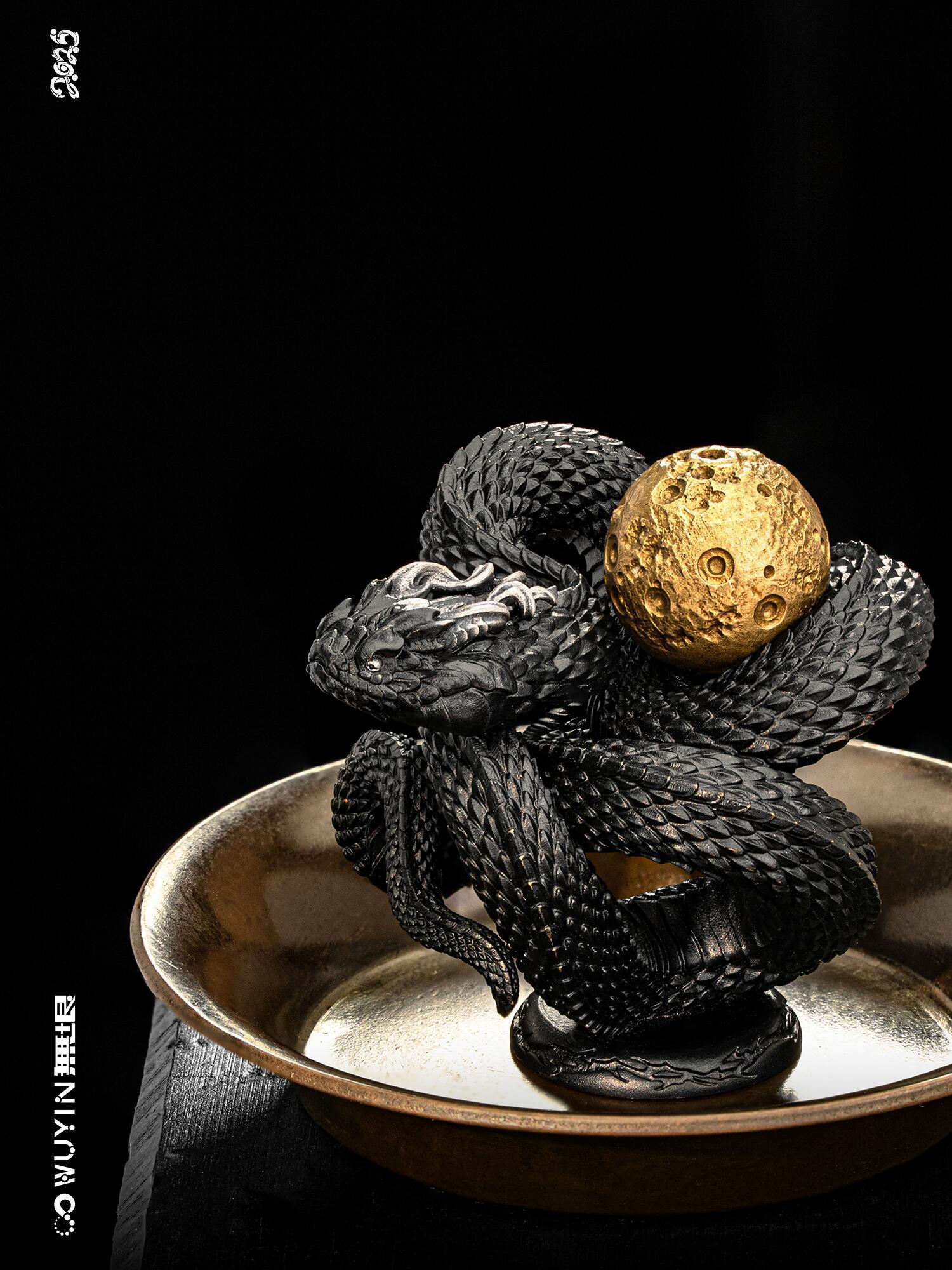 Chaos Serpent Incense Holder（bronze）